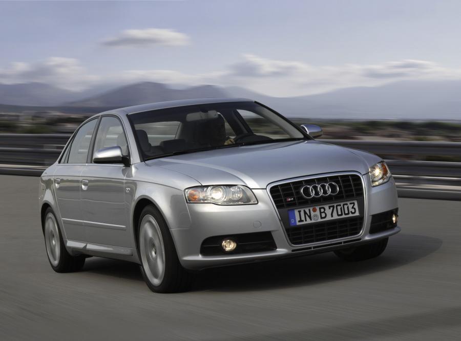  Audi S4 Sedan 4.2 Quattro (B7, 8E) 2005 года  (WW) (фото 3 из 13)
